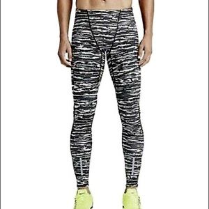 Nike Dri-Fit Running Tights in Black and White Camo